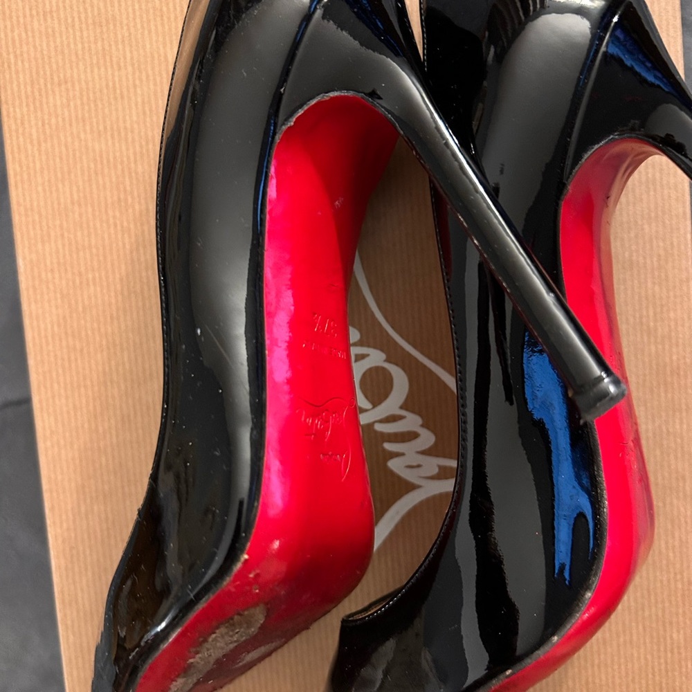 Black Pumps - image 2